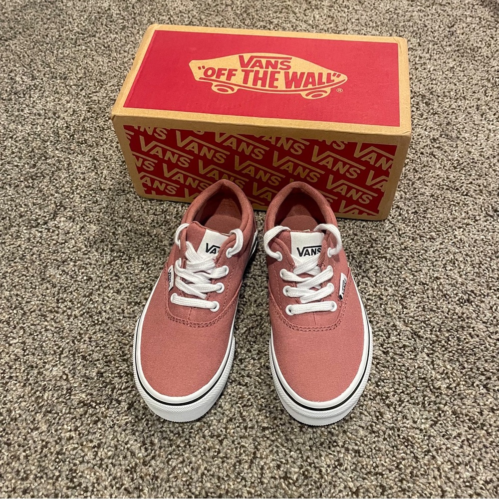 Brand New Kids’ Vans Doheny Sneaker Size 11